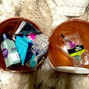 Miniverse happy hour lavender gin and tonic